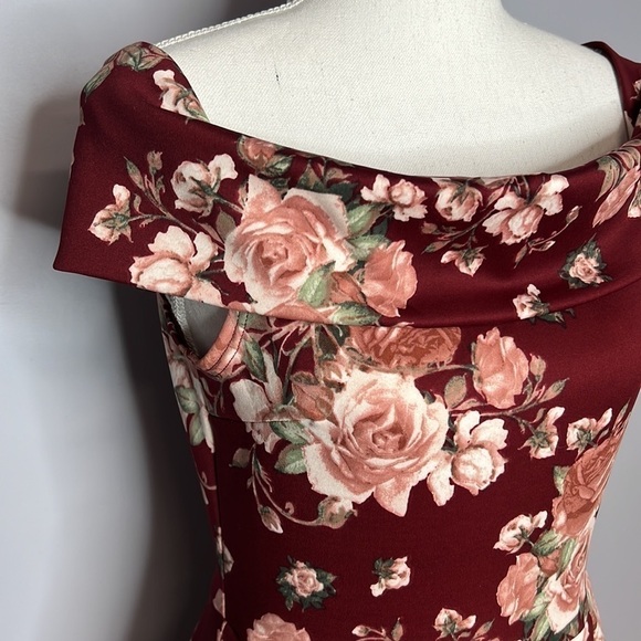 CHARLOTTE RUSSE MEDIUM NWT ROSES FLORAL SLEEVELESS ALINE DRESS - Picture 2 of 10